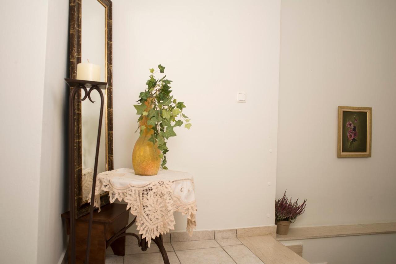 Maisonette With Garden In The Heart Of The Historical Center *