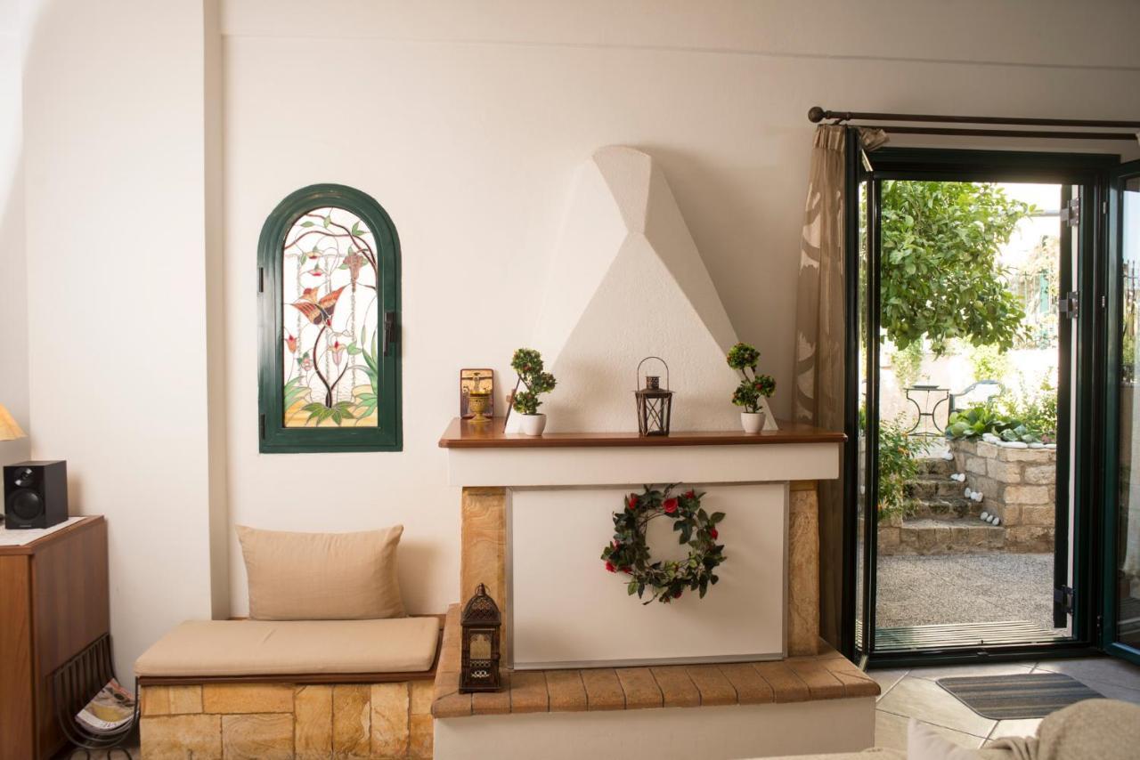 Maisonette With Garden In The Heart Of The Historical Center Kalamata